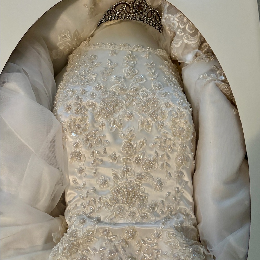 Bridal Keepsafe Box - Picture 6 of 10